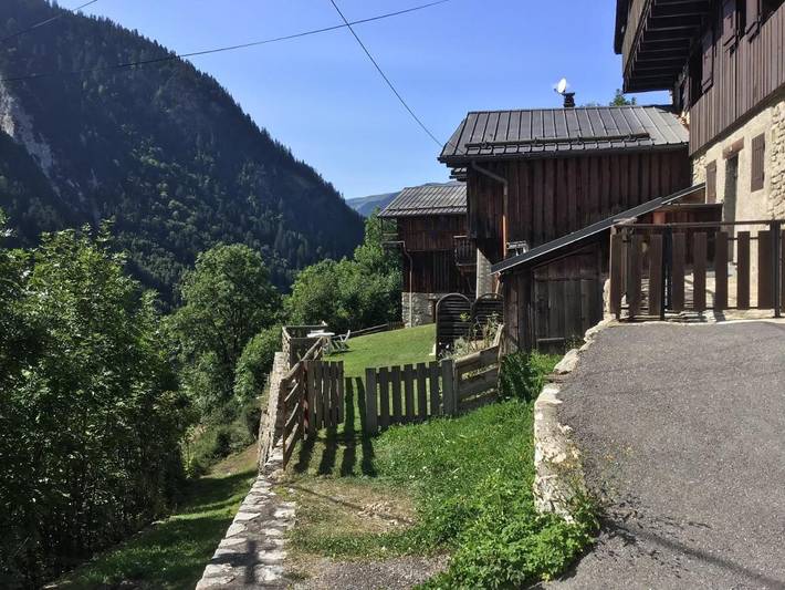 Location de vacances pour 6 personnes, avec jardin et vue à Planay - 2