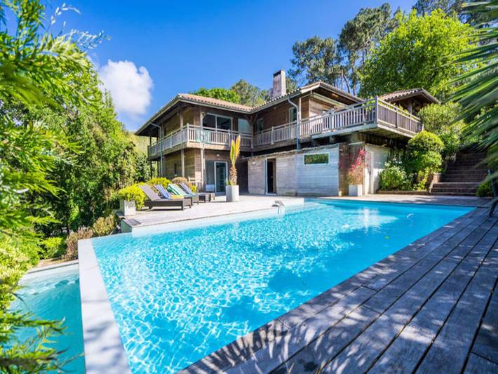 Location de vacances pour 10 personnes, avec balcon ainsi que sauna et jardin, adapté aux familles sur la Dune du Pilat