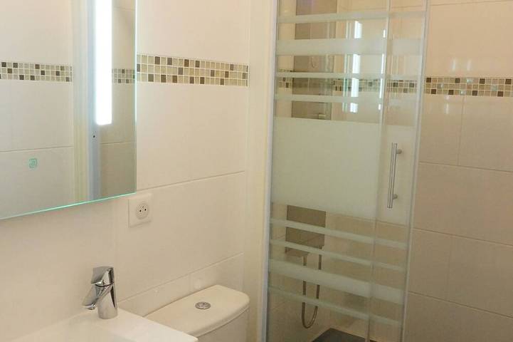 Ganze Wohnung, Furnished and equipped studio in city center with Free WIFI in Montluçon, Montluçon und Umgebung
