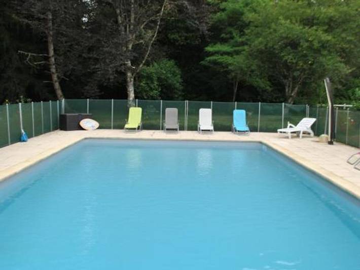 Location de vacances pour 6 personnes, avec jardin ainsi que terrasse et piscine à Luynes - 2