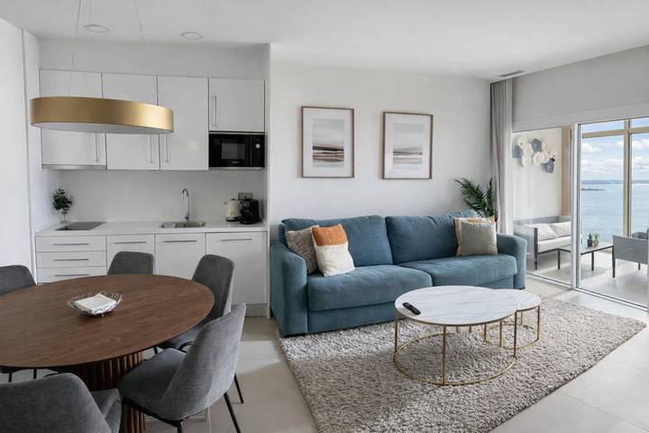 Ferienwohnung für 5 Personen, mit Garten und Pool sowie Meerblick, kinderfreundlich in Benidorm