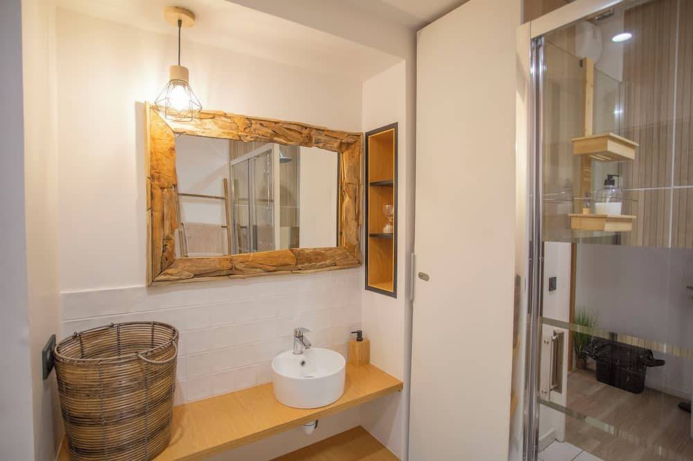 Apartamento entero, Romantic Loft with Jacuzzi & Terrace in Saint-Germain-lès-Corbeil, Essonne