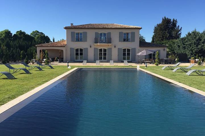 Maison de vacances pour 16 personnes, avec jardin et balcon à Aix-en-Provence
