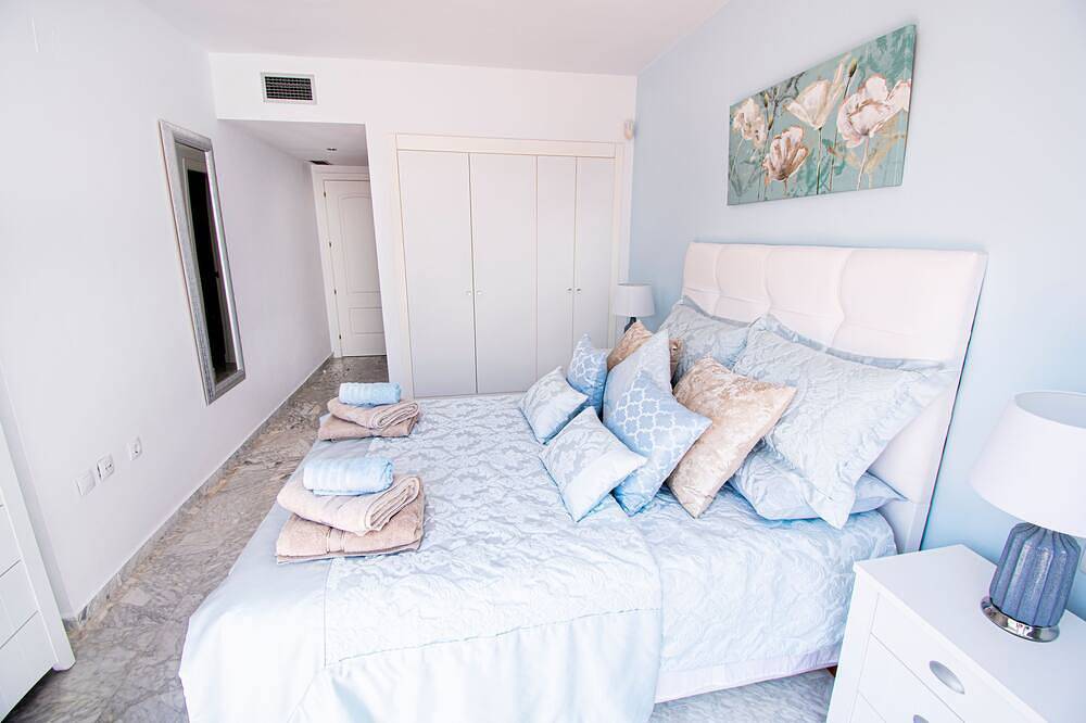 Geheel appartement, Luxe penthouse Mijas golf, prachtig ingericht met uitzicht op de bergen. in Mijas Golf, Mijas