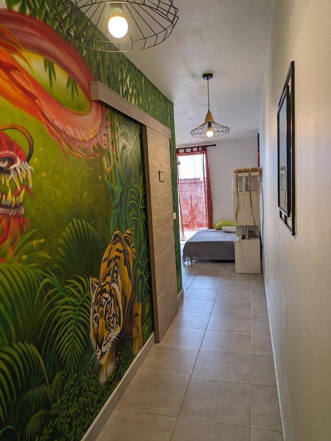 Gîte pour 3 personnes, avec piscine ainsi que vue et jardin dans Pirae - 3