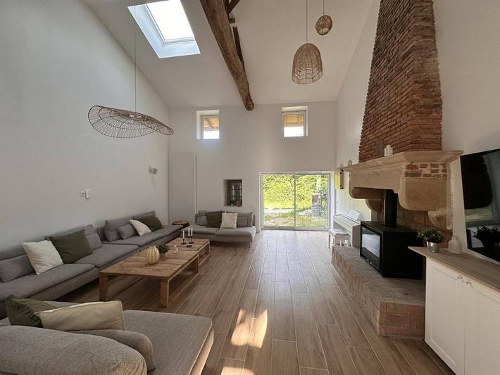 Location de vacances pour 15 personnes, avec Terrasse ainsi que Jardin et Vue à Saint-Étienne-sur-Reyssouze
