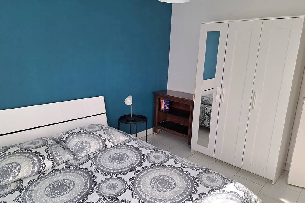 Appartement entier, Appartement confortable  dans villa avec jardin à 350 m plage et commerces in Saint-Aubin-sur-Mer (Calvados), Région de Caen