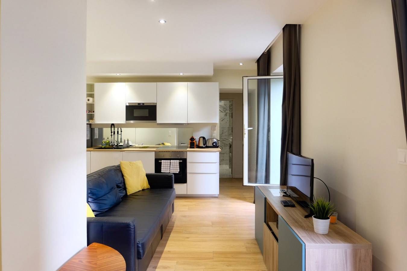 Entire apartment, Beachfront Apartment with Terrace, Biarritz in Biarritz, Bayonne region