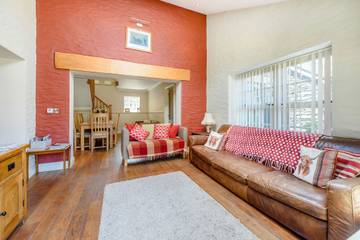 Log Cabin for 8 People in Ceredigion, Mid-Wales, Photo 3