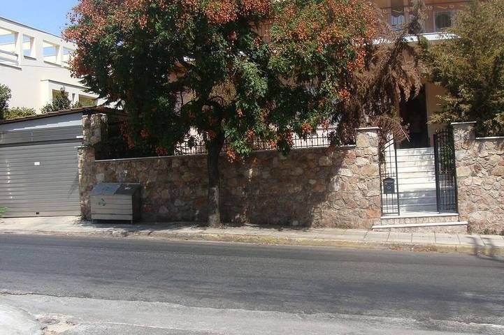 Villa for 6 people in Athens