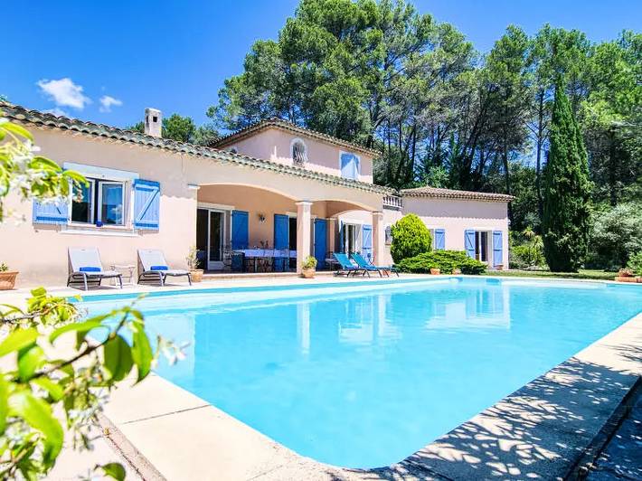 Villa for 8 personer, med Terrasse og Badebasseng i Draguignan