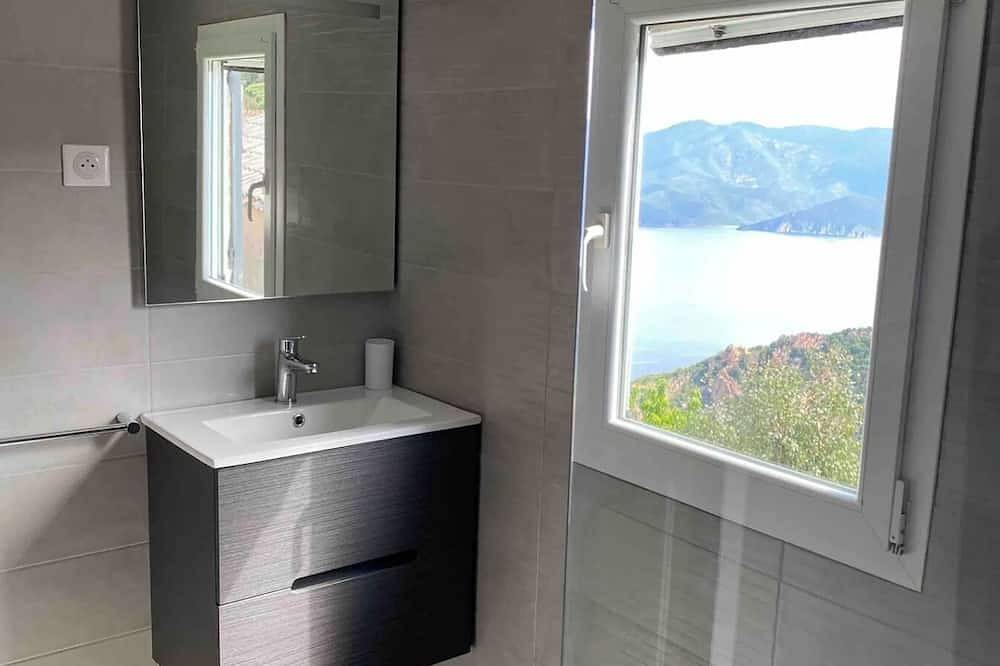 Piana Maison de Village Pour 4 Personnes Avec vue sur le Golfe de Porto in Piana-Francia, Ajaccio e dintorni
