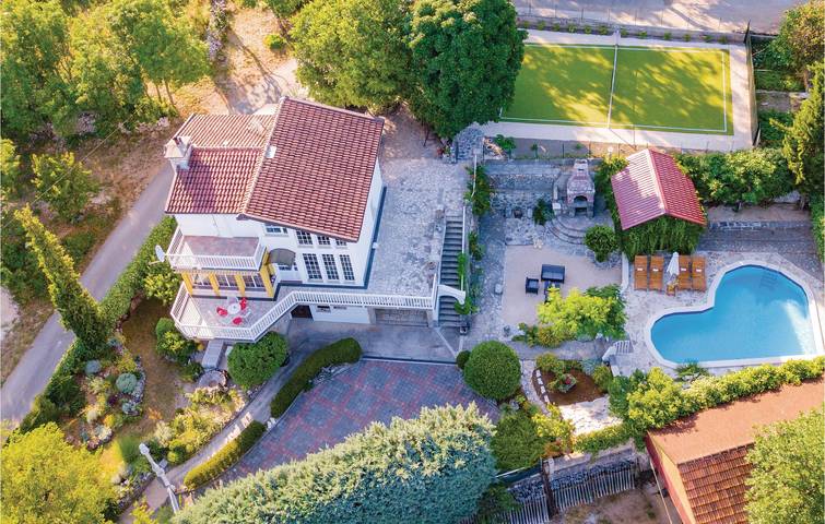 Gemütliche Ferienwohnung in Imotski mit Pool, WLAN und Küche in der Nähe der Sehenswürdigkeiten in Imotski, Makarska Riviera