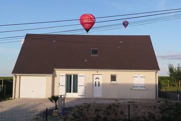 Gîte pour 10 personnes, avec terrasse et jardin à Angé