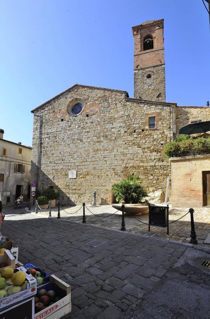 Appartamento per 4 persone, con giardino e panorama in Monteverdi Marittimo