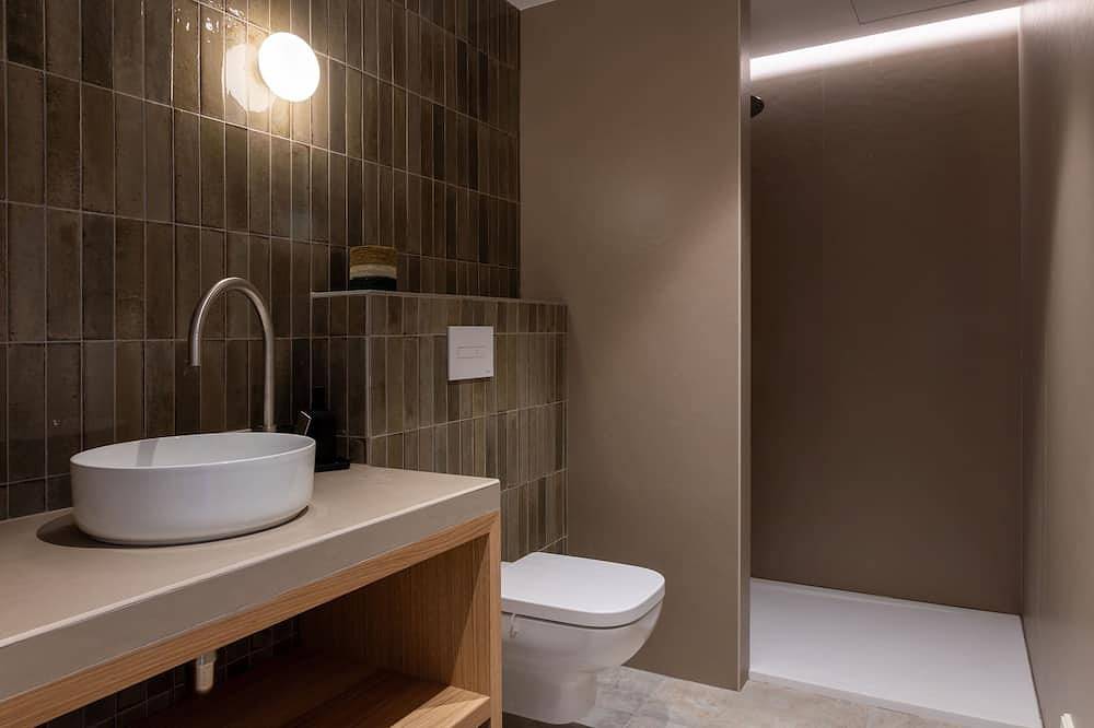 Alav13Ac Located in the village of Alata, overlooking the bay of Ajaccio 6bedrooms in Alata (Corsica), Ajaccio e dintorni