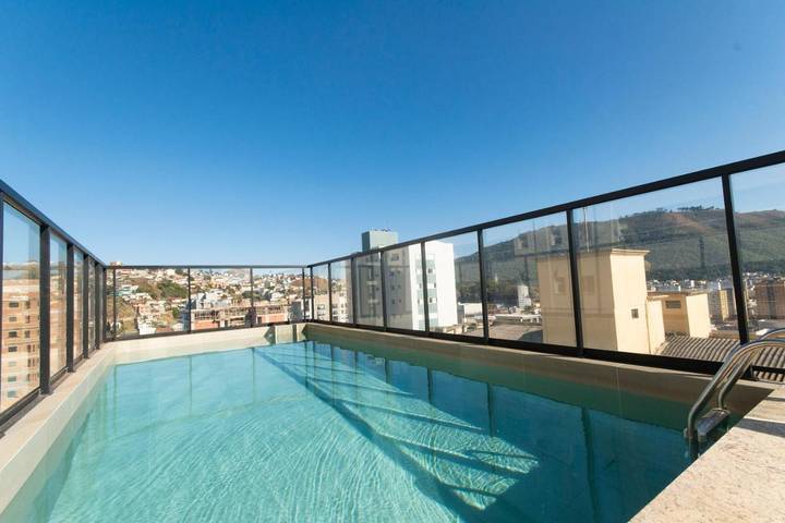 Casas e apartamentos de temporada para 3 pessoas, com terraço e jacuzzi e ainda piscina em Poços de Caldas