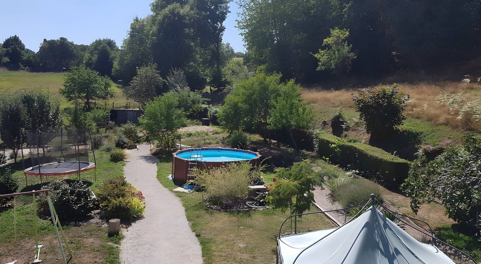 Maison de vacances « Location Fermette » avec piscine privée, terrasse et jardin privatifs in Goulles, Région de Tulle