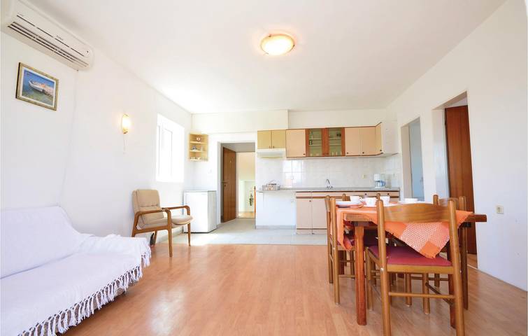 Ganze Ferienwohnung, Gemütliche Ferienwohnung mit Terrasse, WLAN und Zugang zum Strand – 800 m von V. Sabuša entfernt in Kukljica, Insel Ugljan