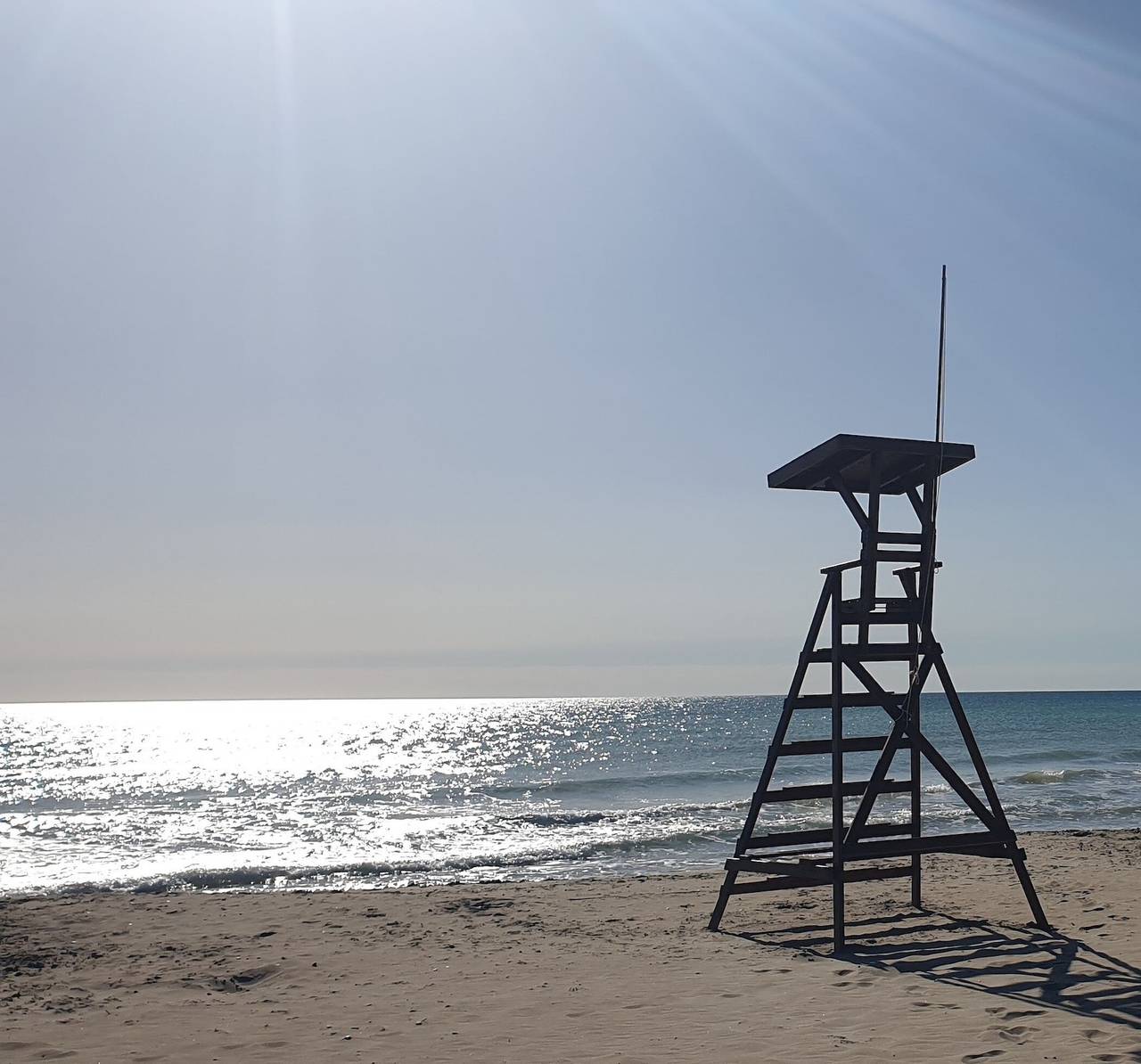 Apartamento entero, Apartamento 'Playa Canet' con vistas al mar, terraza privada y aire acondicionado. in Canet de Berenguer, Costa de Valencia