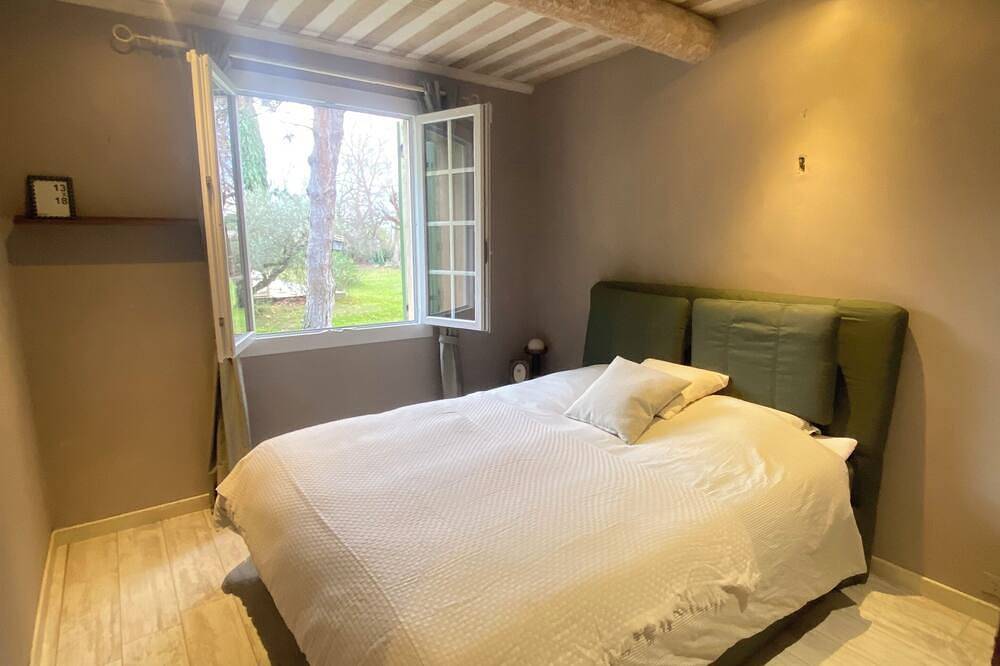 Villa with pool in Provence - near Avignon/Isle-sur-la-Sorgue and Gordes in Caumont-sur-Durance, Vaucluse