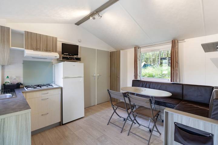 Mobil home pour 6 personnes, avec bassin pour enfant et jardin, animaux acceptés à Bouzic - 3