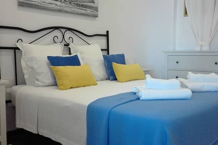 Ganze Wohnung, Apartment on the beachfront 10 meters from the beach in La Veintiuna (dog beach) (Almuñecar), Almuñecar