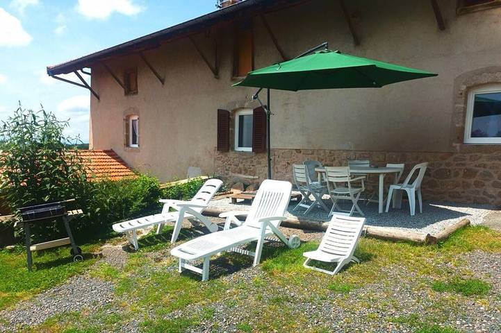 Location de vacances pour 6 personnes à Villechenève