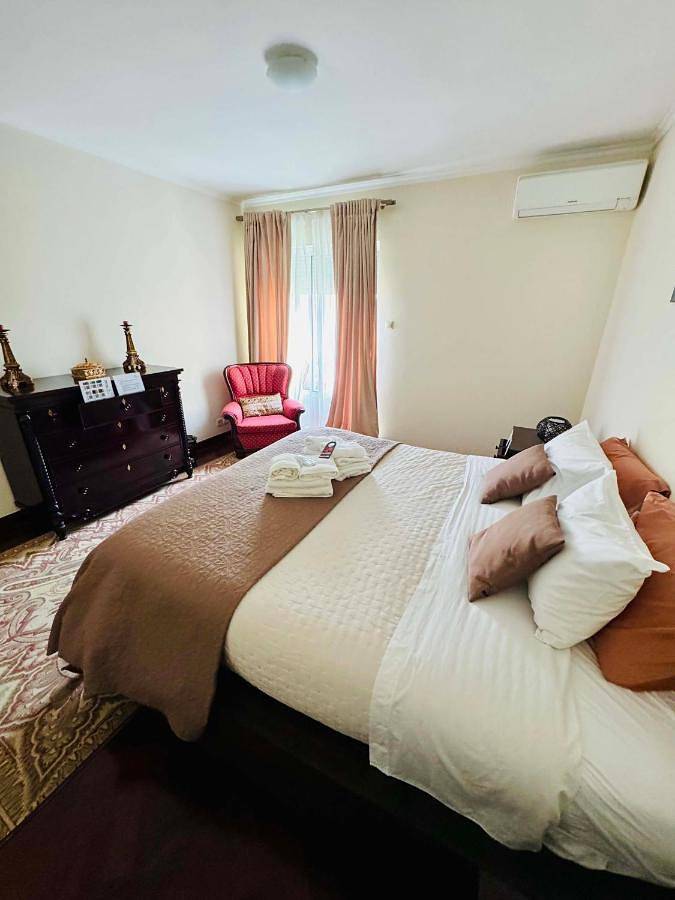 Pousada para 10 pessoas, com terraço nos Açores