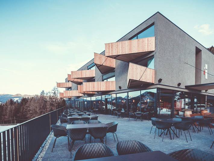 Hotel für 5 Personen, mit Terrasse und Ausblick sowie Garten in Alta Badia
