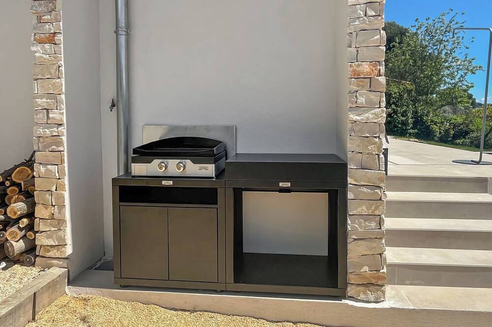 Prestigious city with view in Éguilles, Aix-en-Provence region