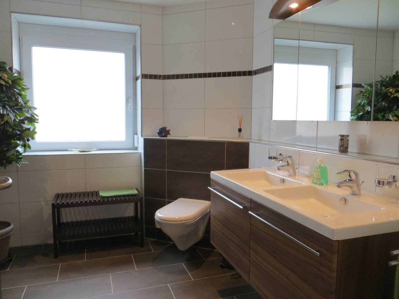 Ganze Wohnung, Ferienwohnung 2, 65qm, balkon, 1 schlafzimmer, max. 4 personen in Grenzach-Wyhlen, Südschwarzwald