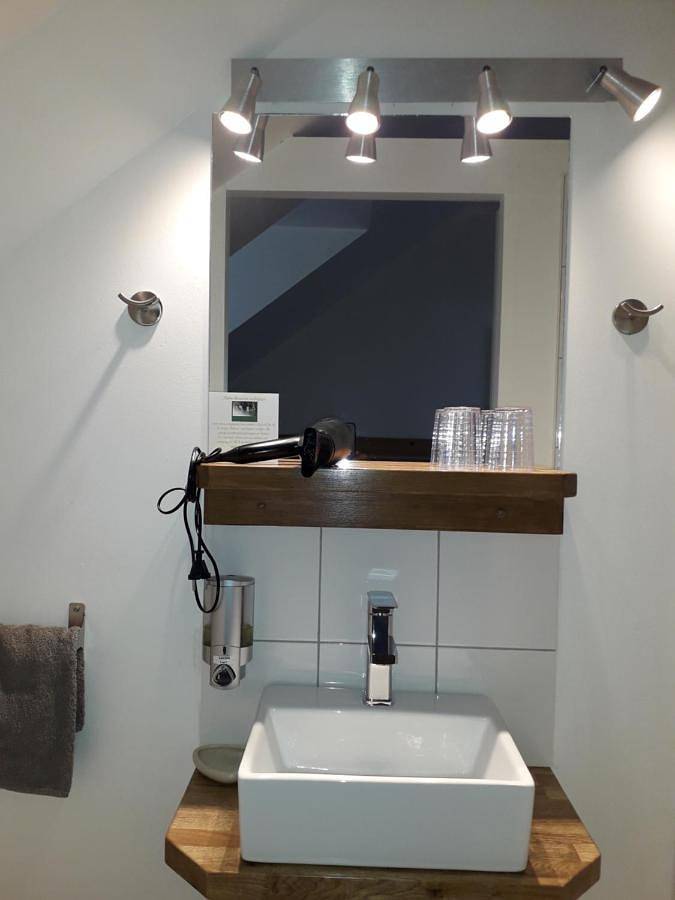 Location de vacances pour 2 personnes, avec jardin ainsi que piscine et vue à Locoal-Mendon - 4