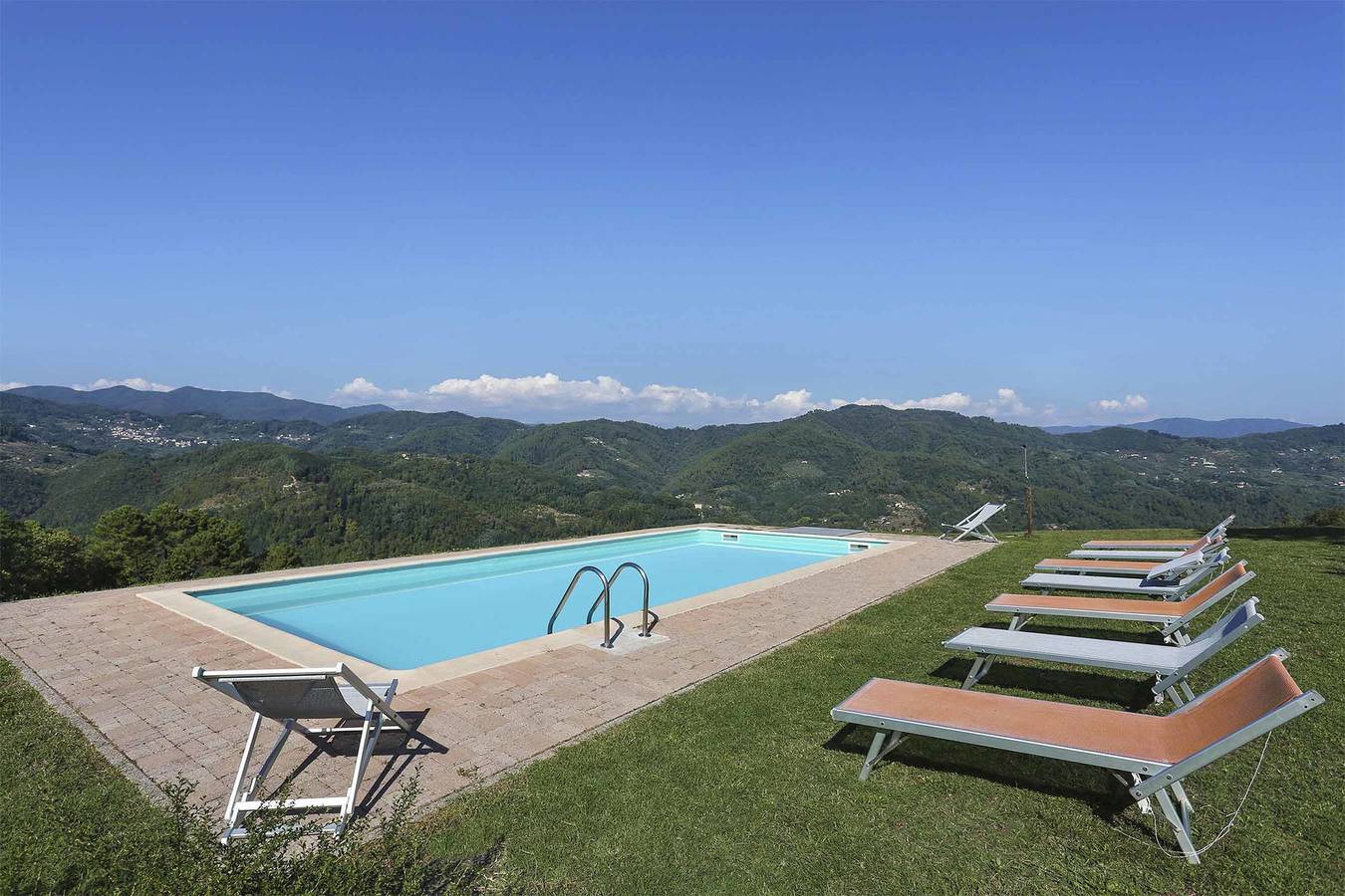 Villa voor 8 Personen in Provincie Lucca