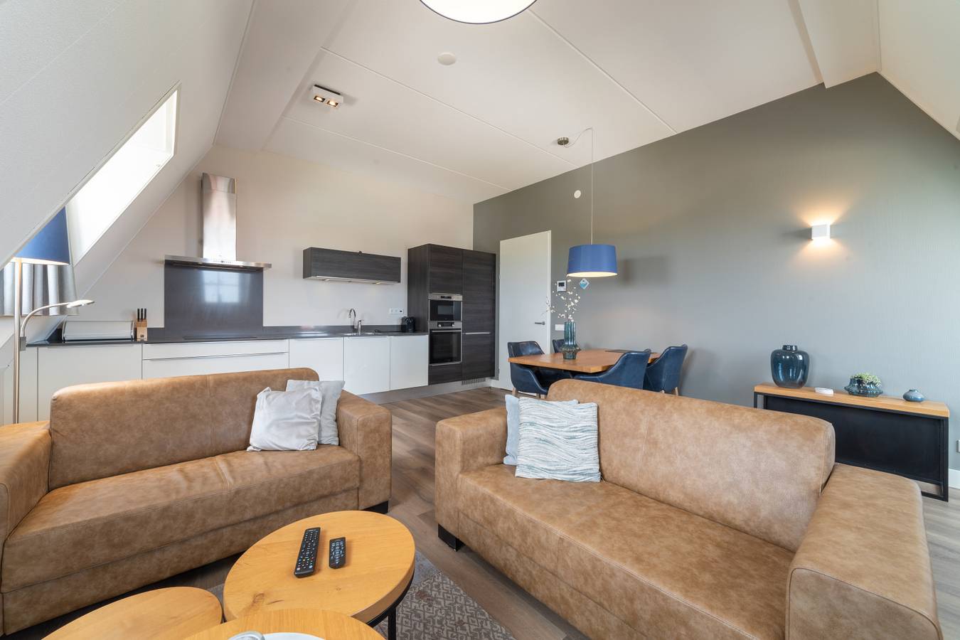 Appartement entier, Luxury 4-person apartment in Colijnsplaat directly by the water. in Colijnsplaat, Côte de Zeeland