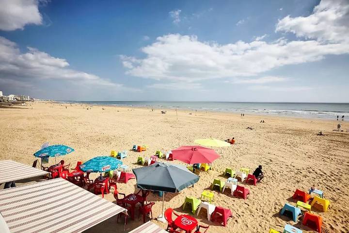 Mobil home pour 4 personnes, avec terrasse et piscine dans Plage De La Paree Du Jonc - 3