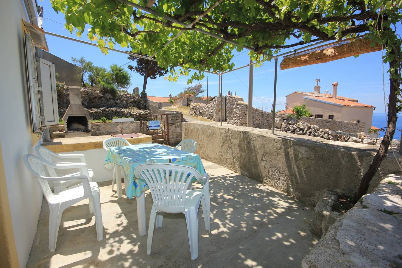 2-Zimmer-Haus mit Terrasse und Meerblick Ustrine, Cres in Cres