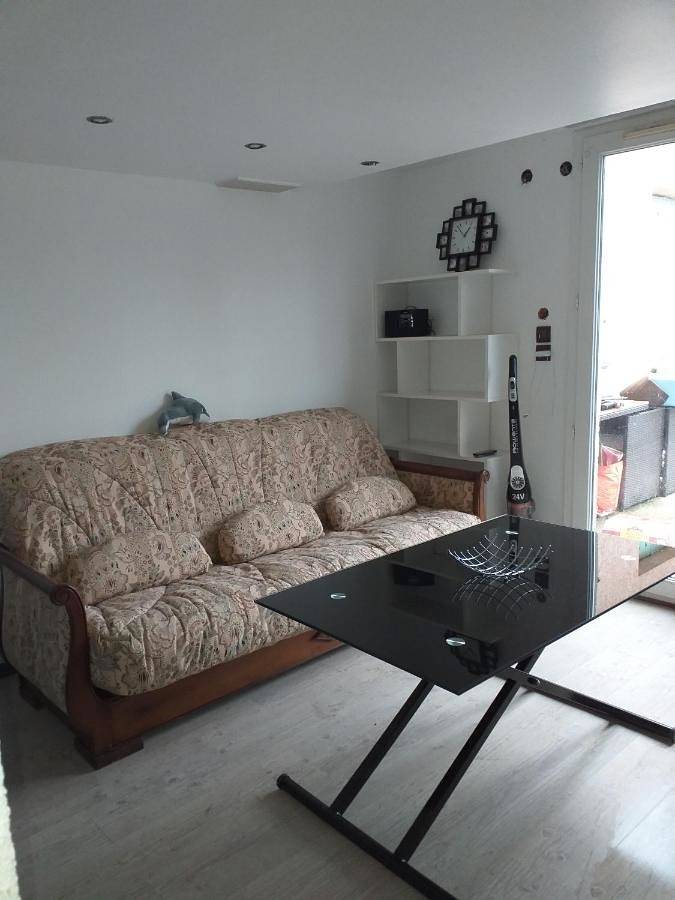 Appartement entier, One-Bedroom Apartment in Cournonterral, Côte méditerranéenne (France)