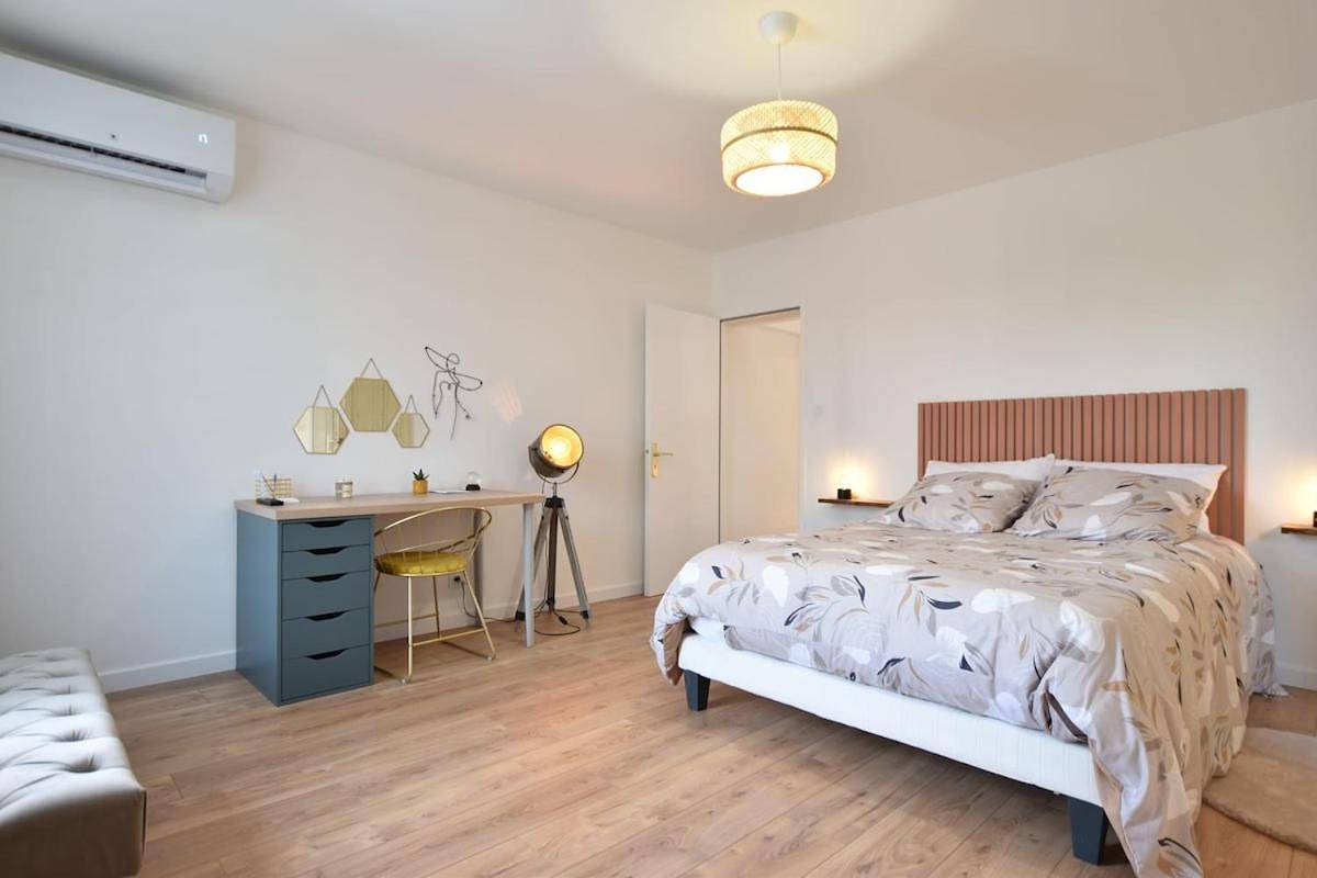 Appartement entier, One-Bedroom Apartment in La Séguinière, Région de Cholet