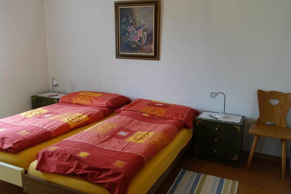 Ganze Wohnung, Ferienwohnung Akalei in Aeschi bei Spiez, Thunersee