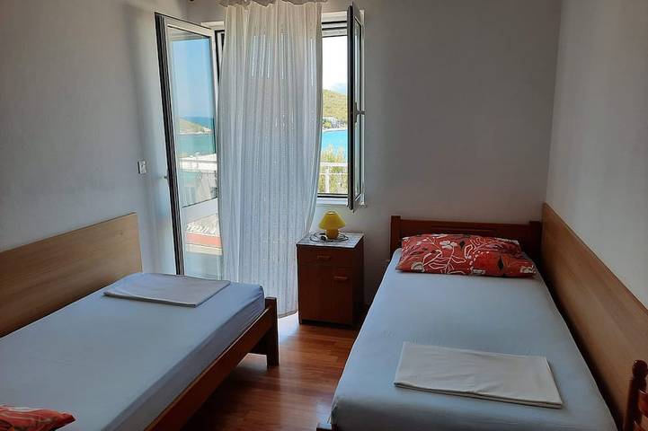 Ganze Wohnung, 2-Zimmer-Ferienwohnung am Strand Luka Dubrava, Peljesac in Dubrovnik-Neretva