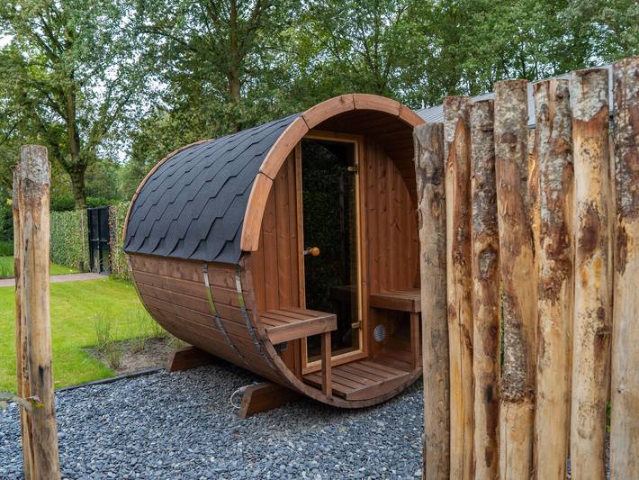 Ferienhaus für 18 Personen, mit Terrasse und Garten sowie Sauna und Pool - 1