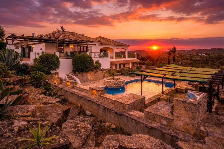 Location de vacances pour 8 personnes, avec balcon et piscine dans Santa Catarina da Fonte do Bispo