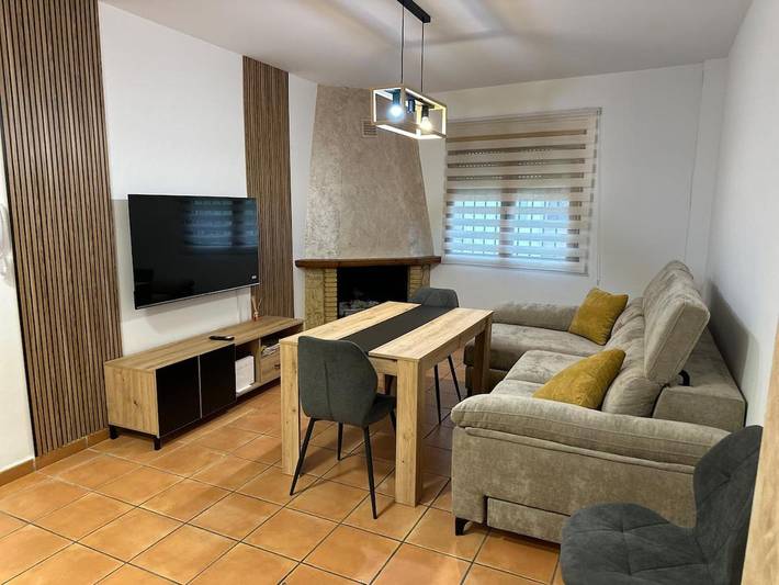Apartamento para 6 personas, con piscina y jardín, Se admiten mascotas en Arroyo Frío