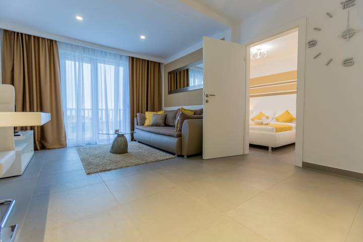 Ferienwohnung für 2 Personen, mit Pool und Sauna in Makarska