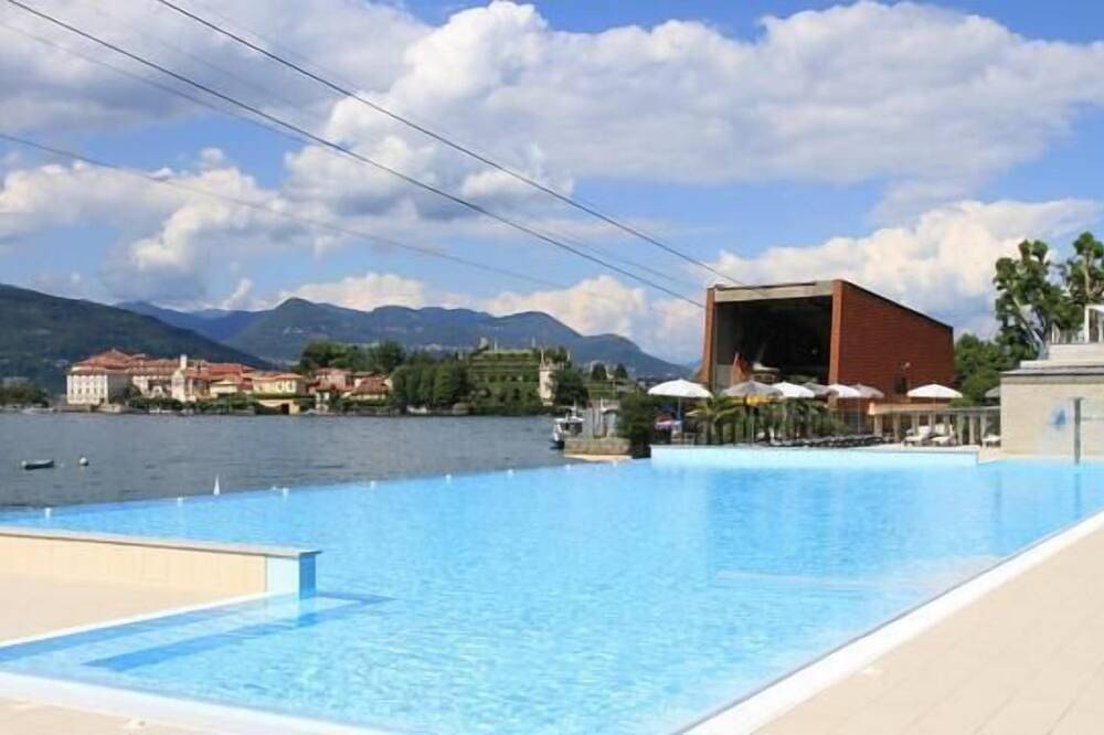 Apartment in stone chalet surrounded by greenery a few steps from the lake in Stresa, Comune di Stresa