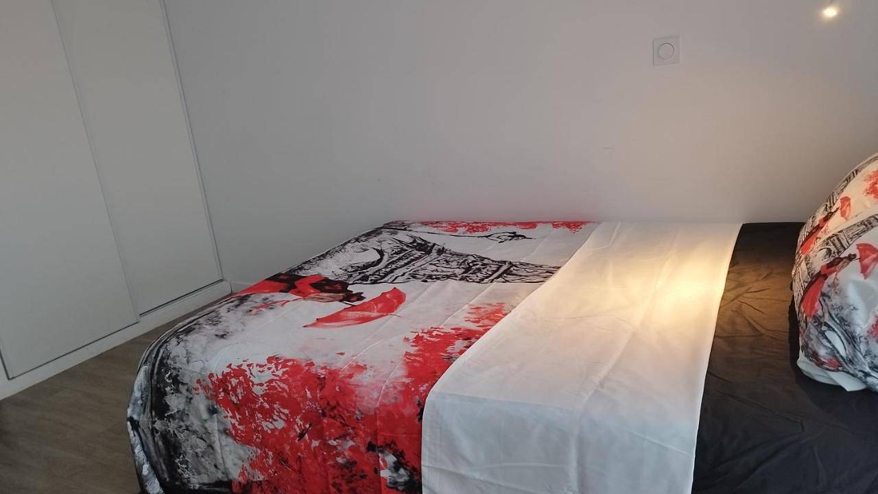 Appartement entier, Studio in Clichy-sous-Bois, Seine-Saint-Denis