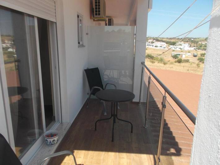 Alojamiento y desayuno para 4 personas, con Balcón y Terraza además de Jardín y Vistas en Castro Marim - 3