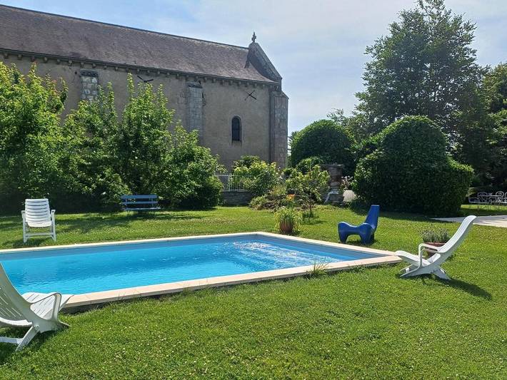 Chambre d’hôte pour 2 personnes, avec jardin ainsi que vue et piscine, animaux acceptés dans le Puy-de-Dôme - 3