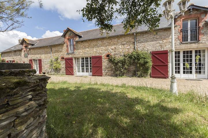 Gîte pour 15 personnes, avec Terrasse et Jardin